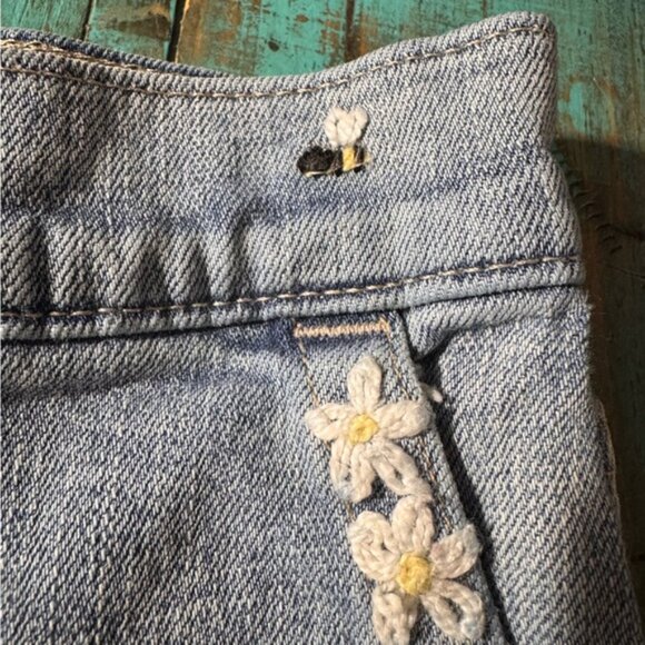 Gap High Rise Wide Leg Denim Blue Jeans Size 26 Embroidered Flowers  Bee - Picture 14 of 15